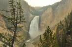 As impressionantes Lower Falls do Grand Canyon de Yellowstone, no Yellowstone National Park, em Wyoming, nos Estados Unidos